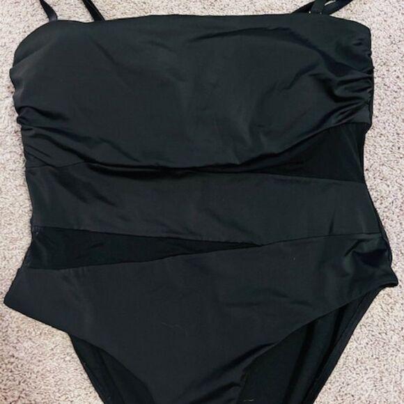 Swimsuits for All Mesh Wrap Bandeau Swimsuit size 24 - Picture 5 of 8